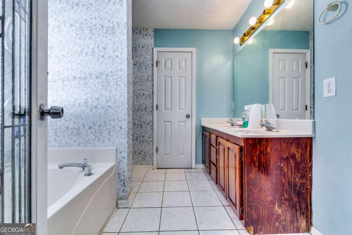 1245 Shamrock Hill Circle Loganville GA 30052