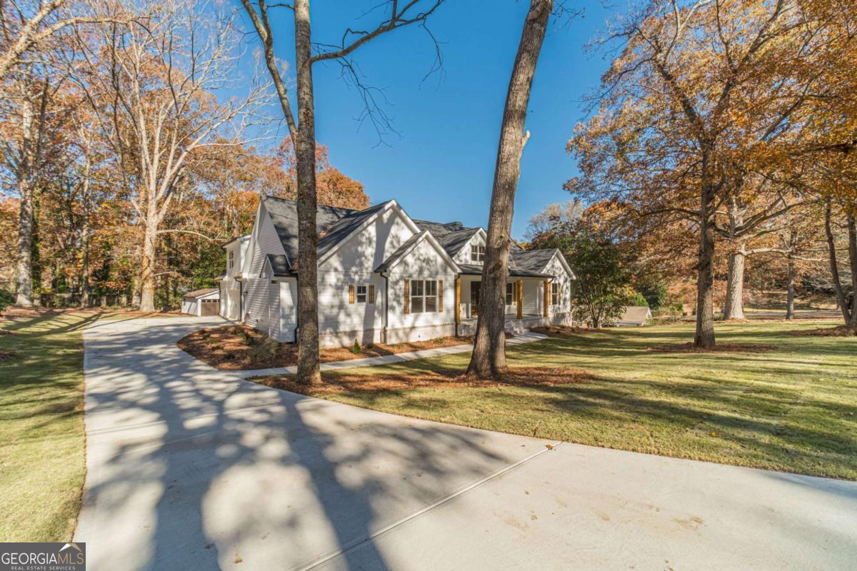 327 Pine Circle Monroe GA 30655