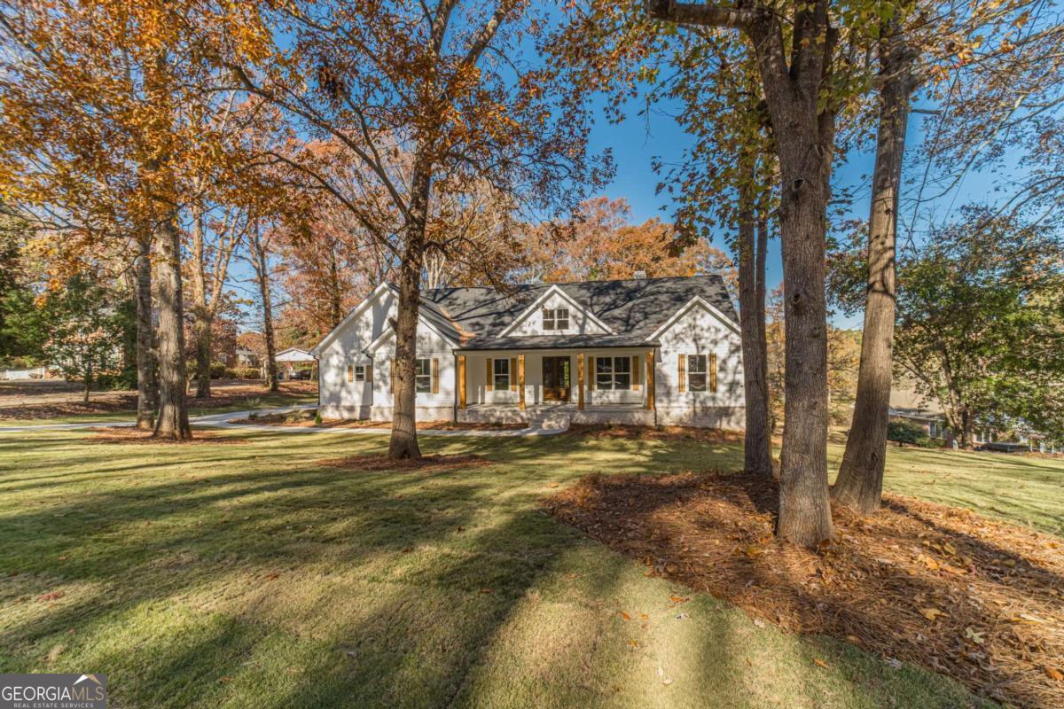 327 Pine Circle Monroe GA 30655