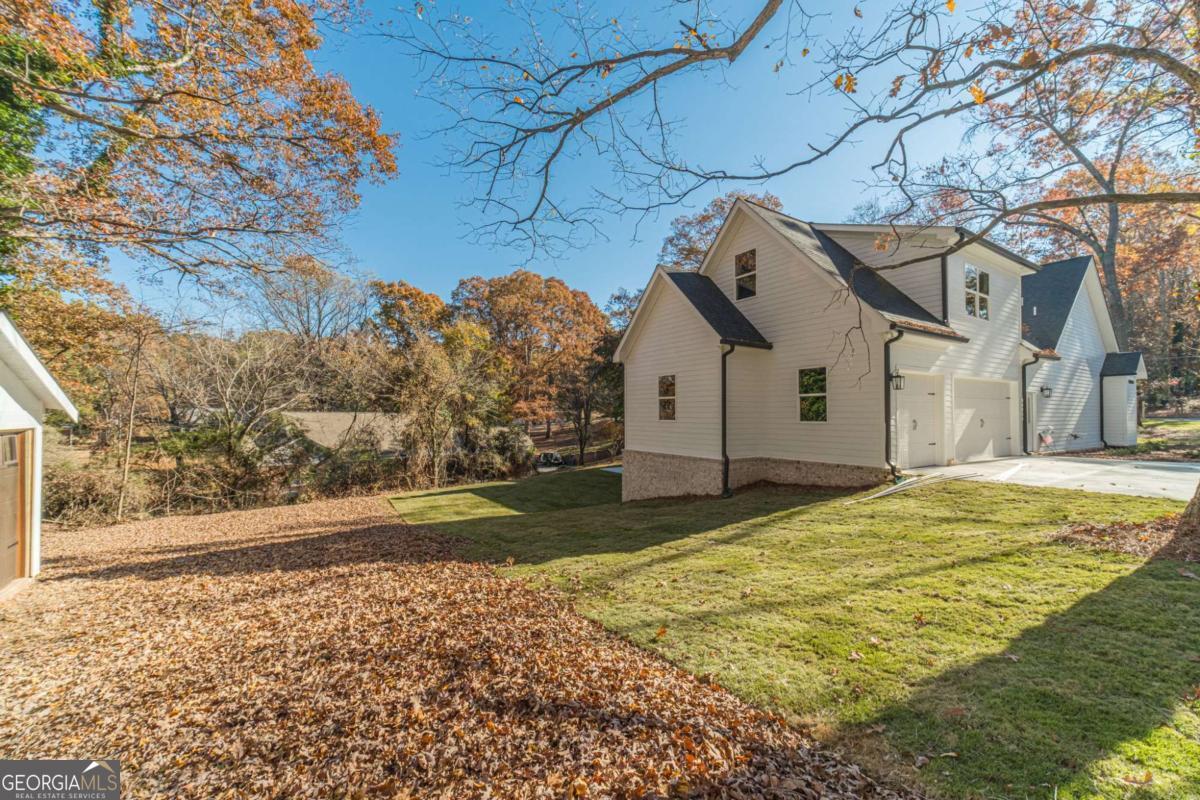 327 Pine Circle Monroe GA 30655