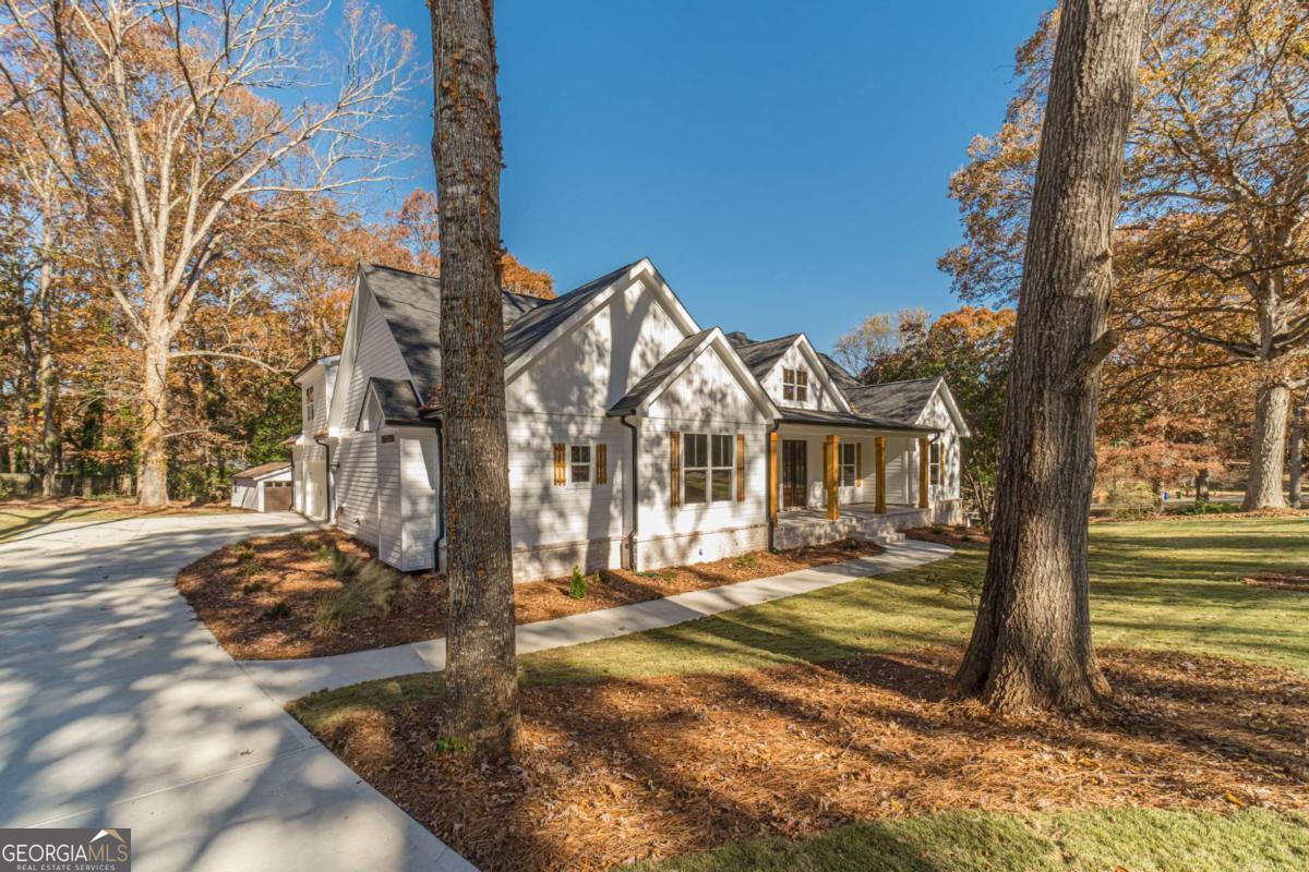 327 Pine Circle Monroe GA 30655