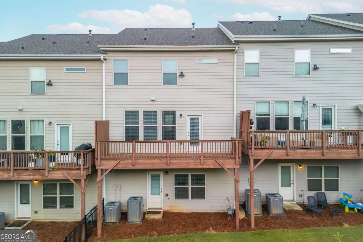 1391 Live Oak Lane Atlanta GA 30319