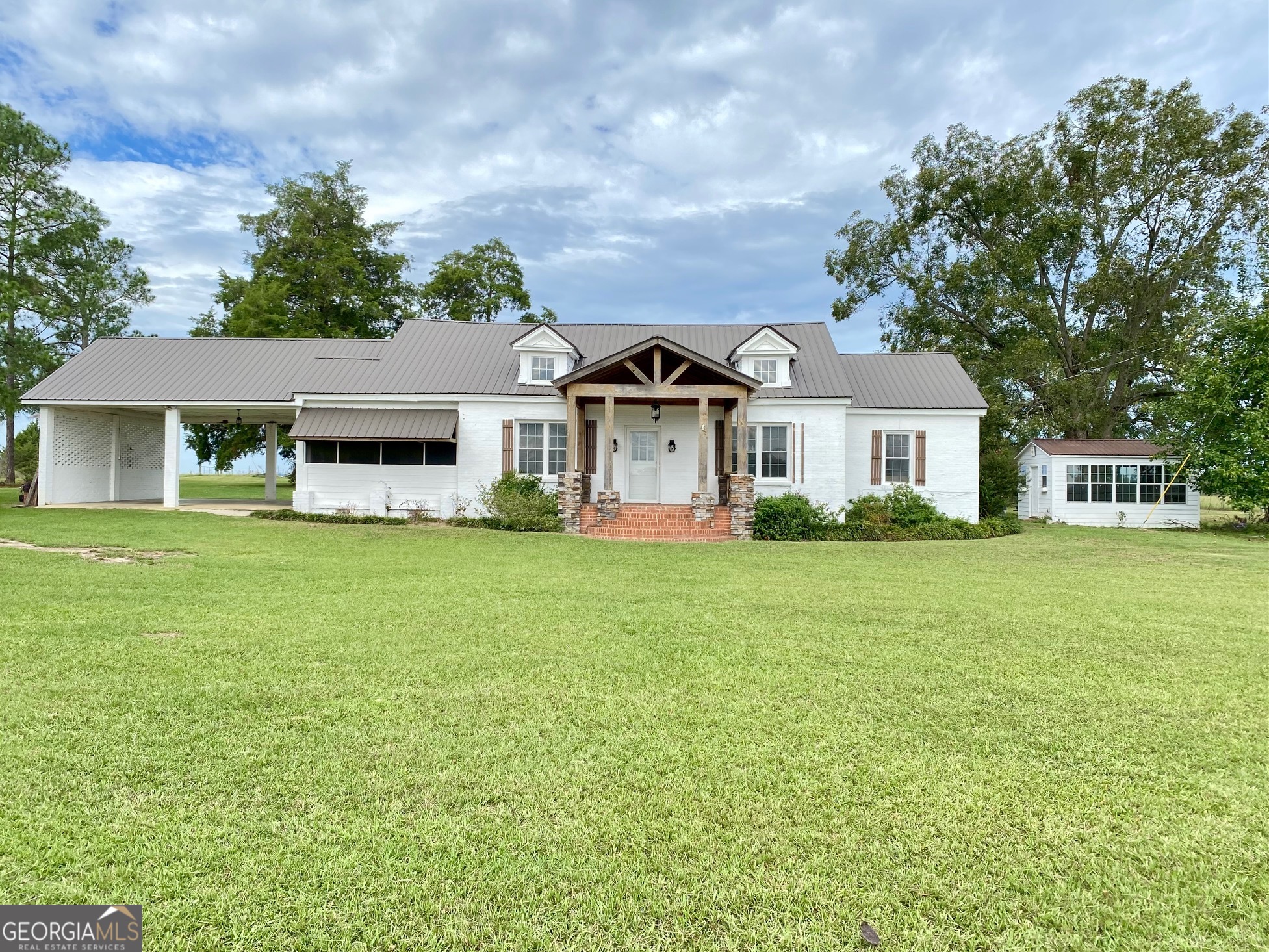 1088 Tippettville Road Pineview GA 31071