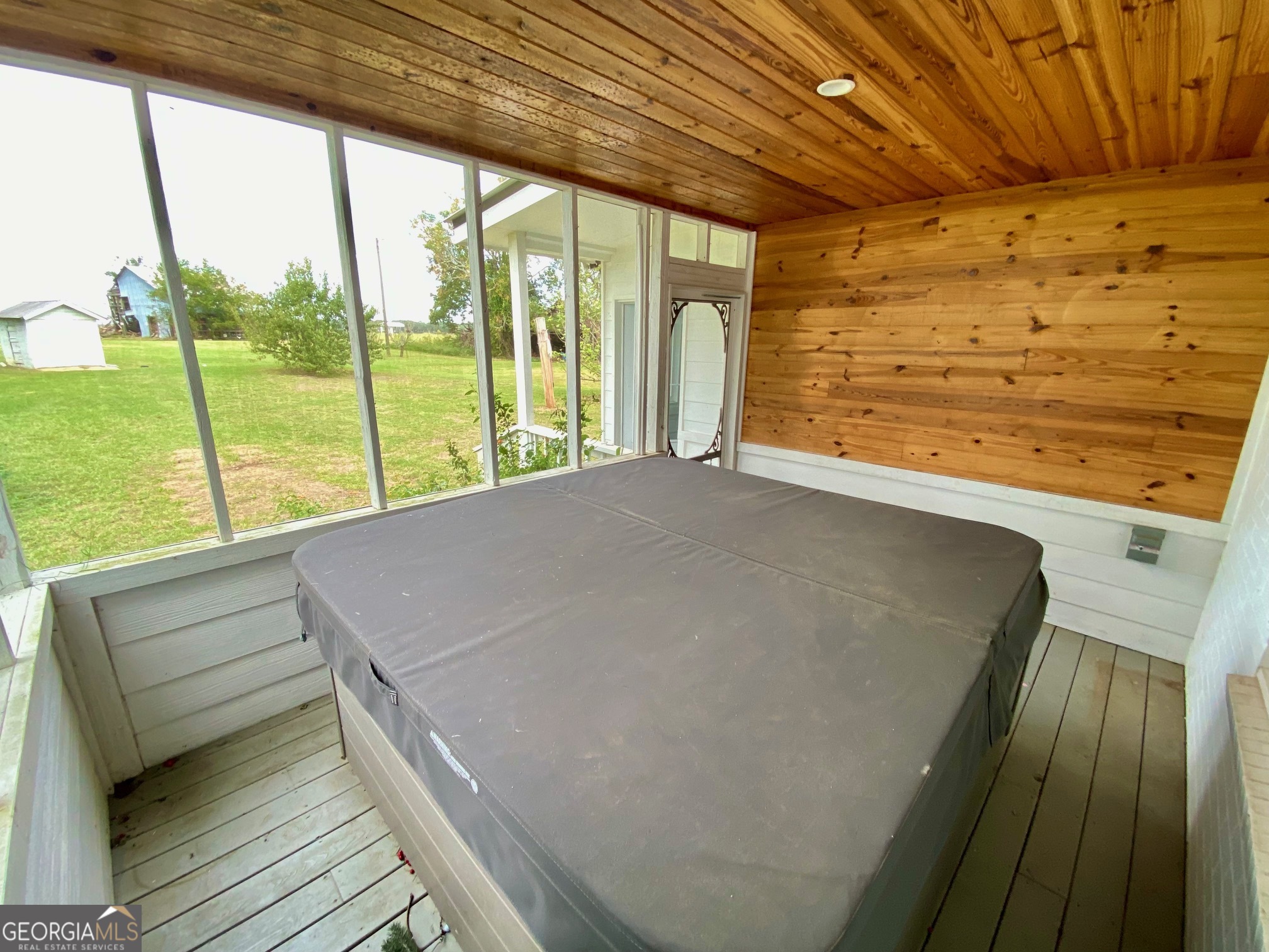 1088 Tippettville Road Pineview GA 31071