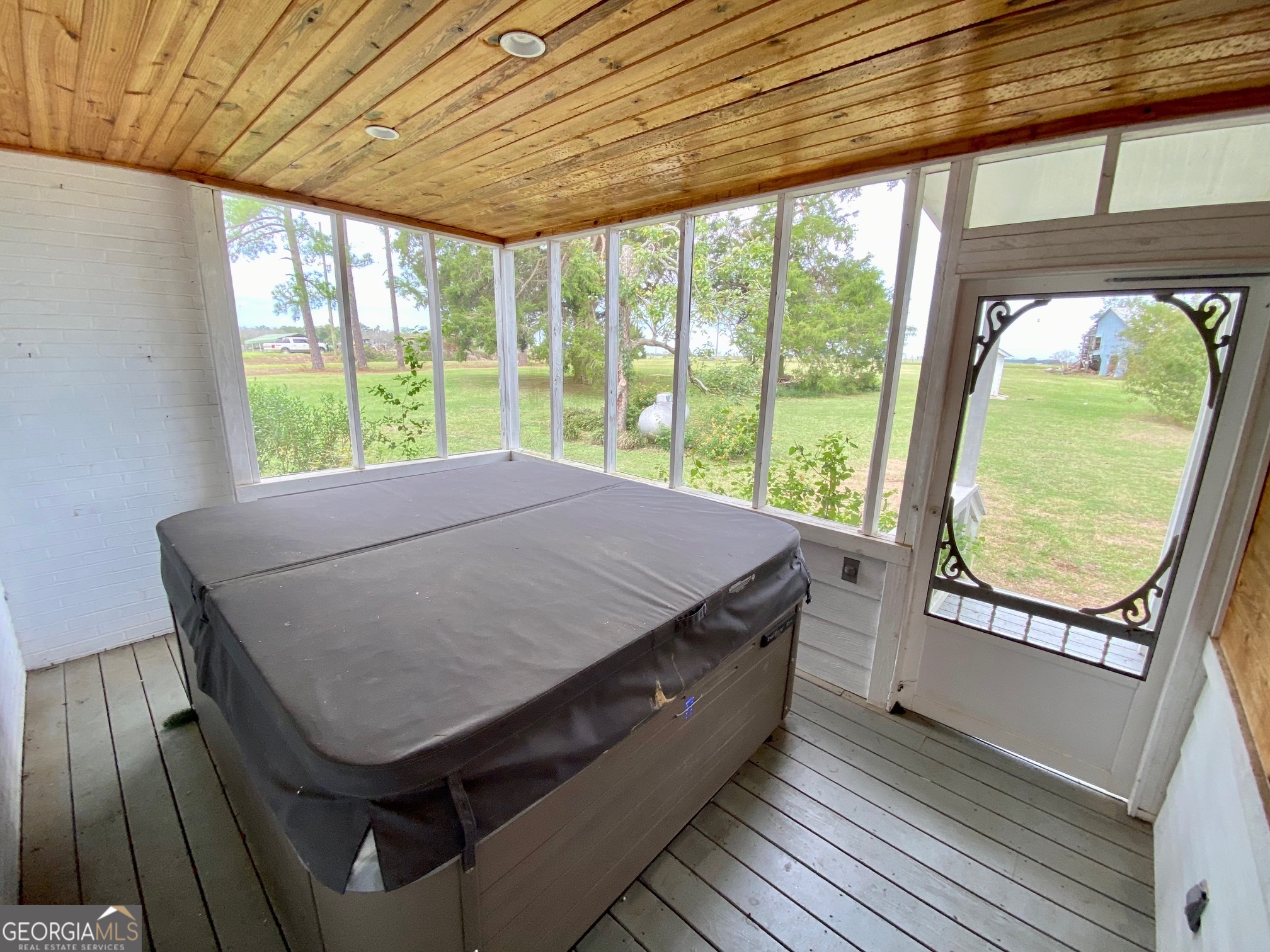 1088 Tippettville Road Pineview GA 31071