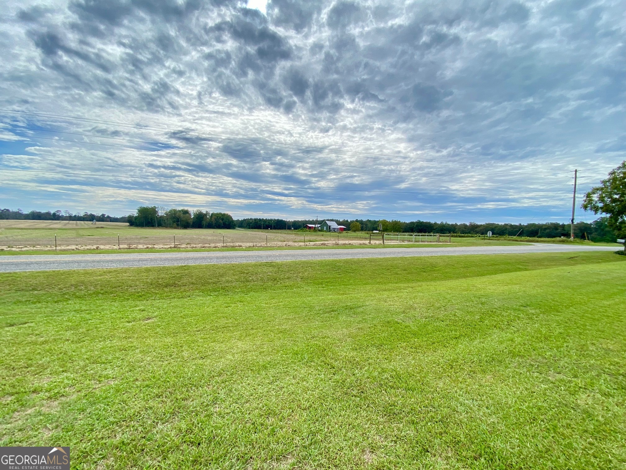1088 Tippettville Road Pineview GA 31071