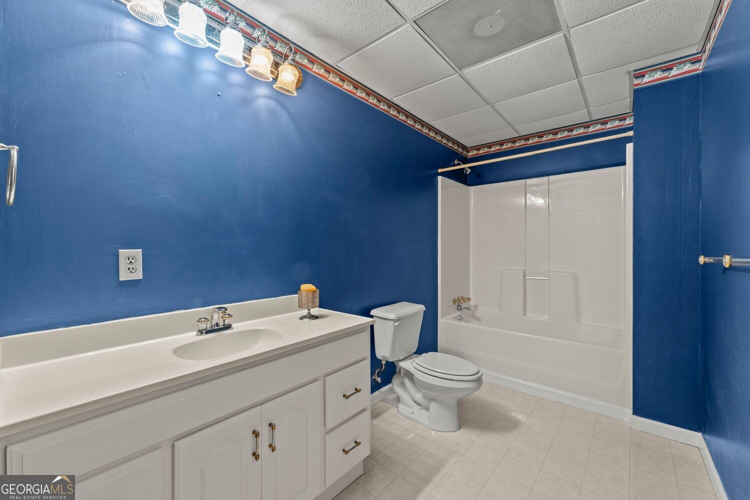 175 Waters Edge Drive Lizella GA 31052
