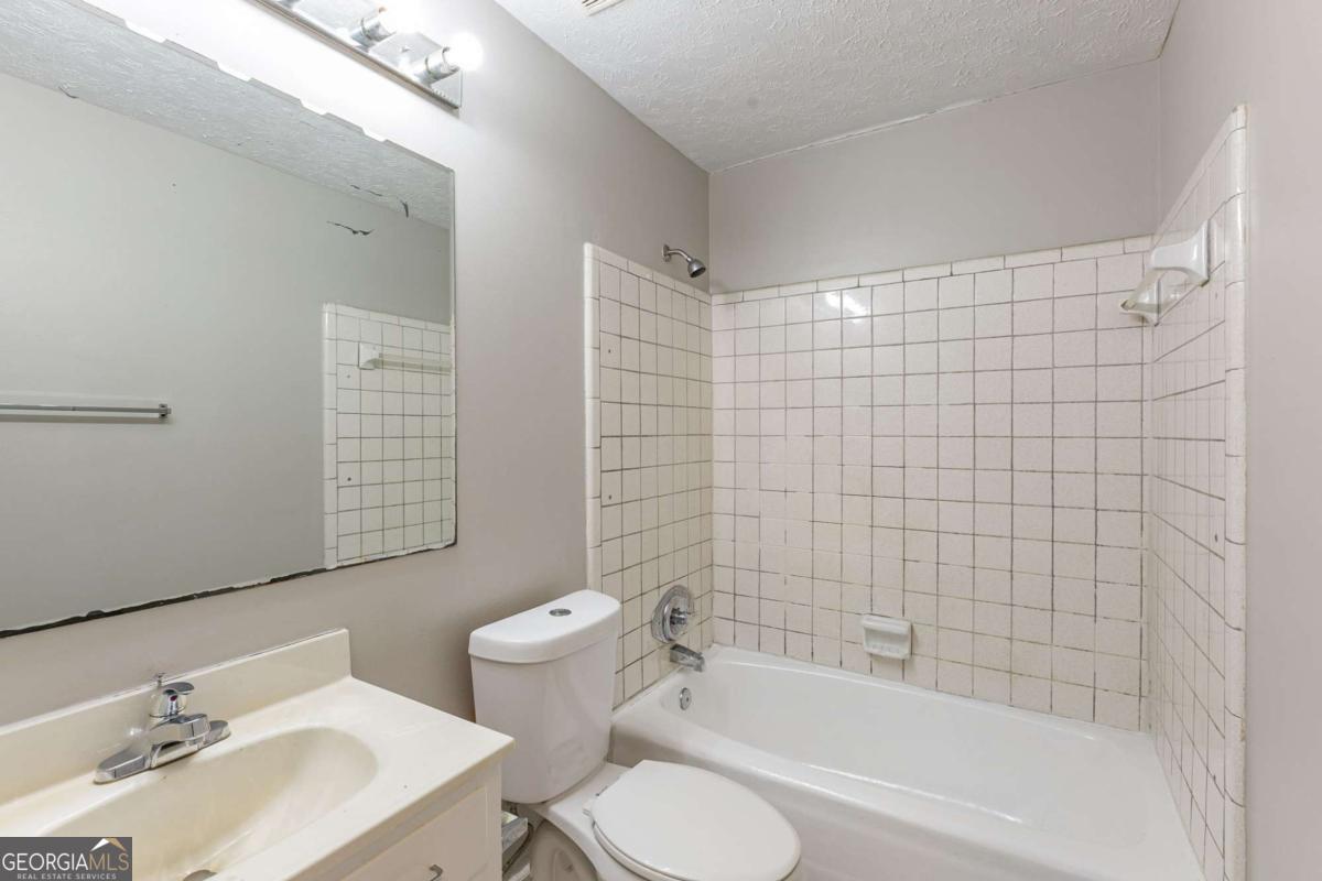 1105 Buckhurst Drive Atlanta GA 30349