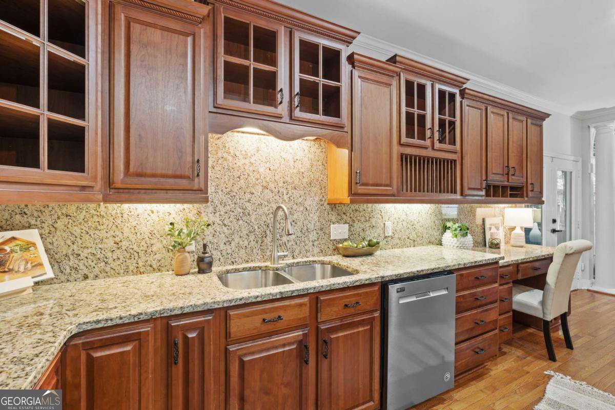 1028 Towne Lake Hills E Woodstock GA 30189