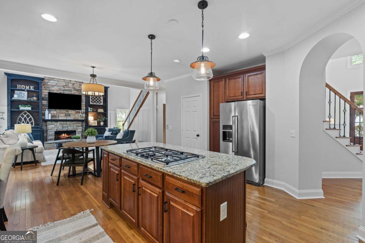1028 Towne Lake Hills E Woodstock GA 30189