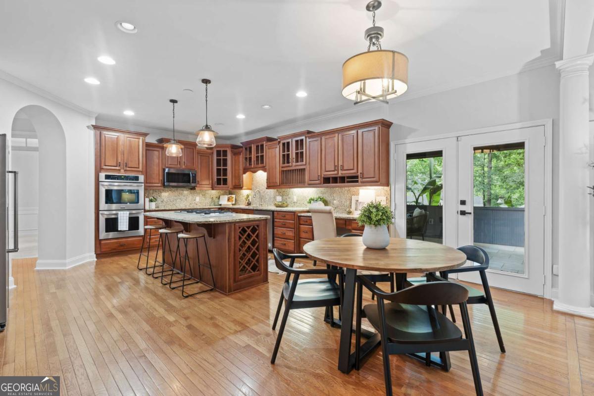 1028 Towne Lake Hills E Woodstock GA 30189