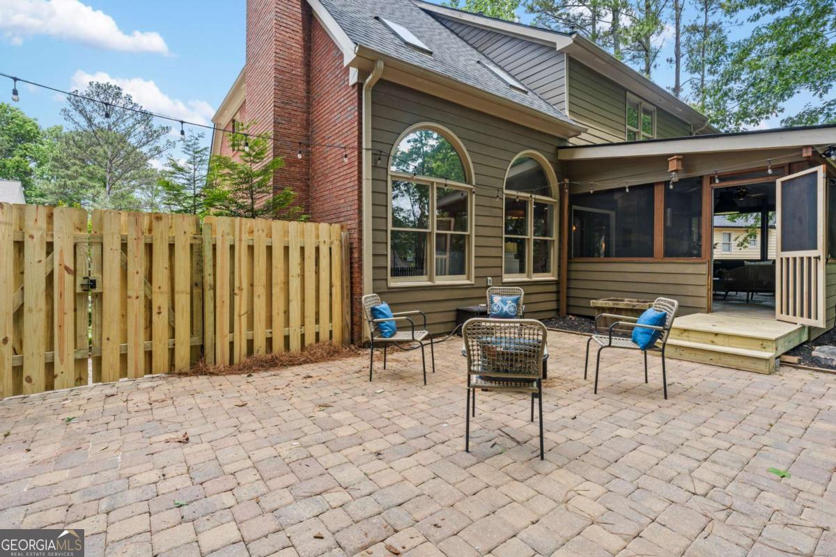 1028 Towne Lake Hills E Woodstock GA 30189