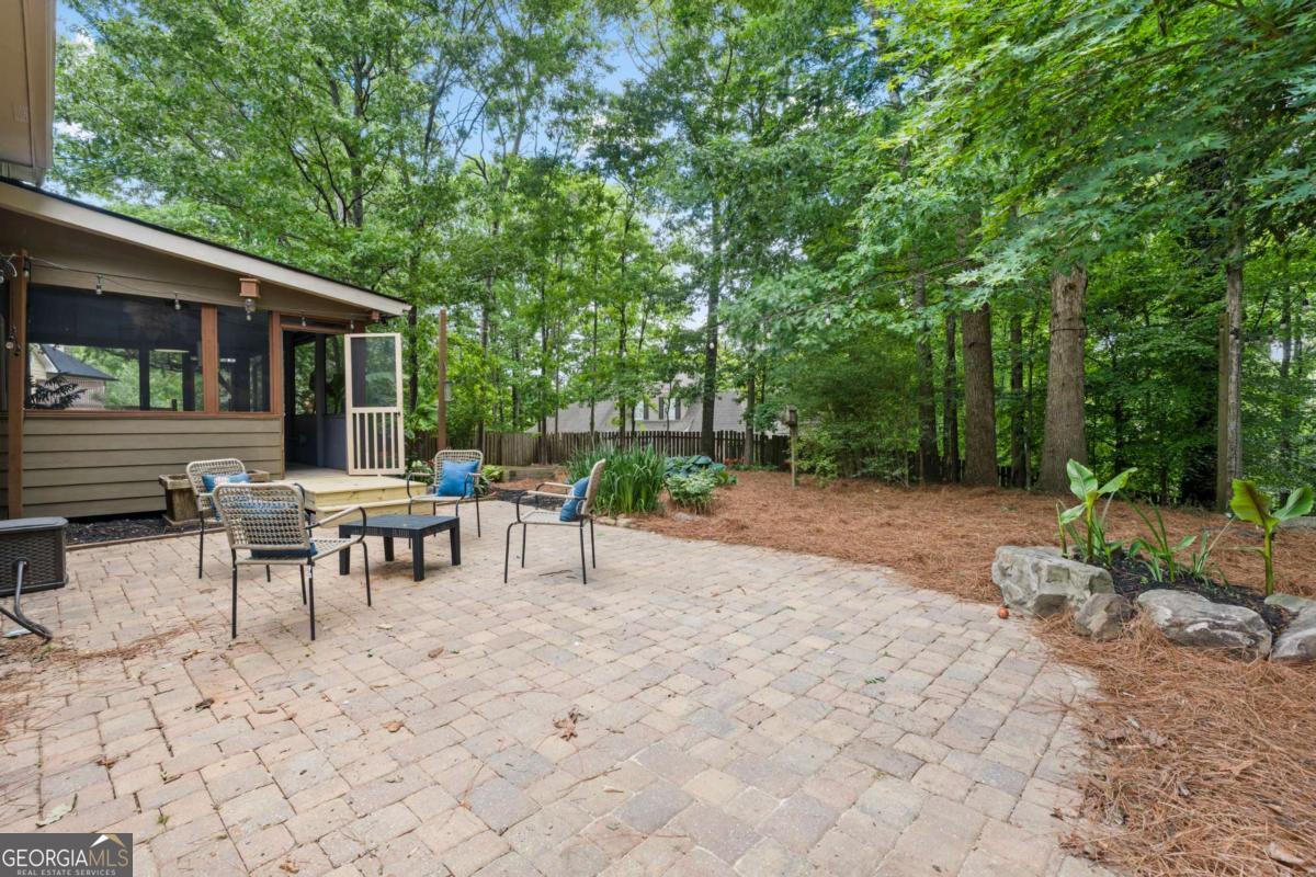 1028 Towne Lake Hills E Woodstock GA 30189