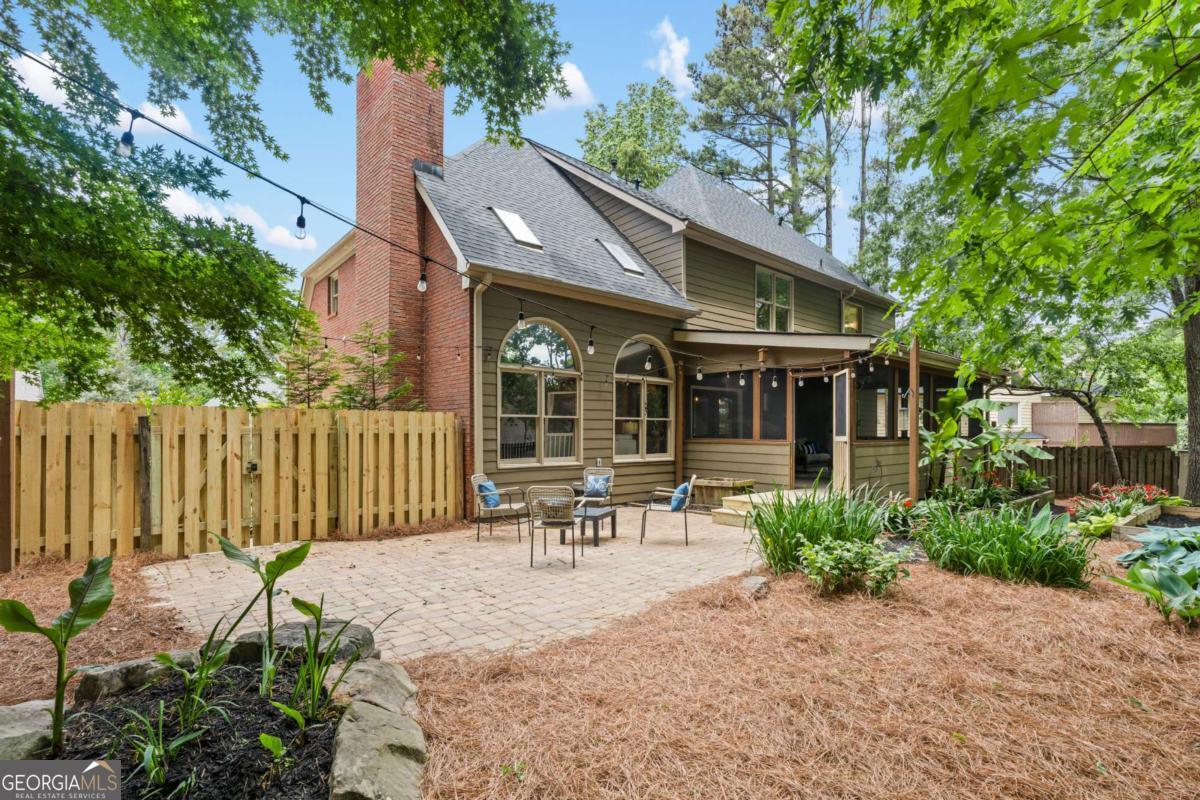 1028 Towne Lake Hills E Woodstock GA 30189