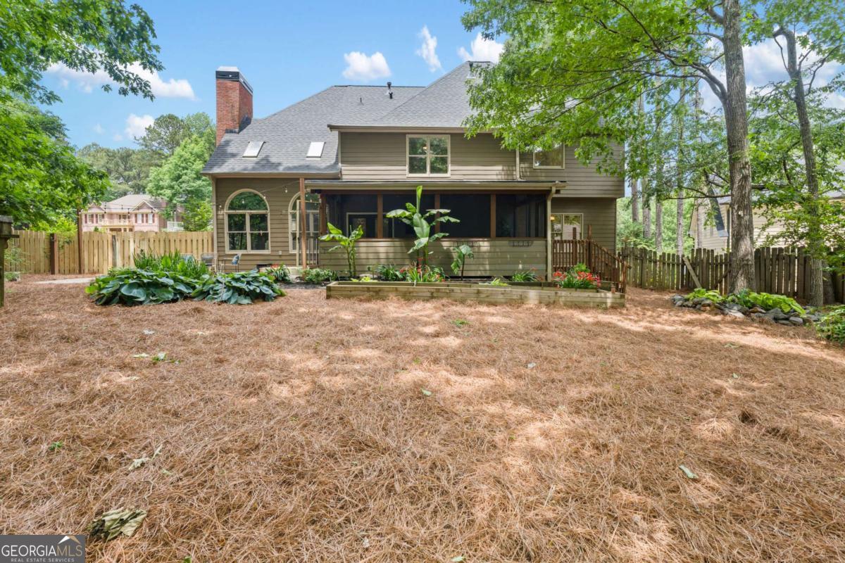 1028 Towne Lake Hills E Woodstock GA 30189