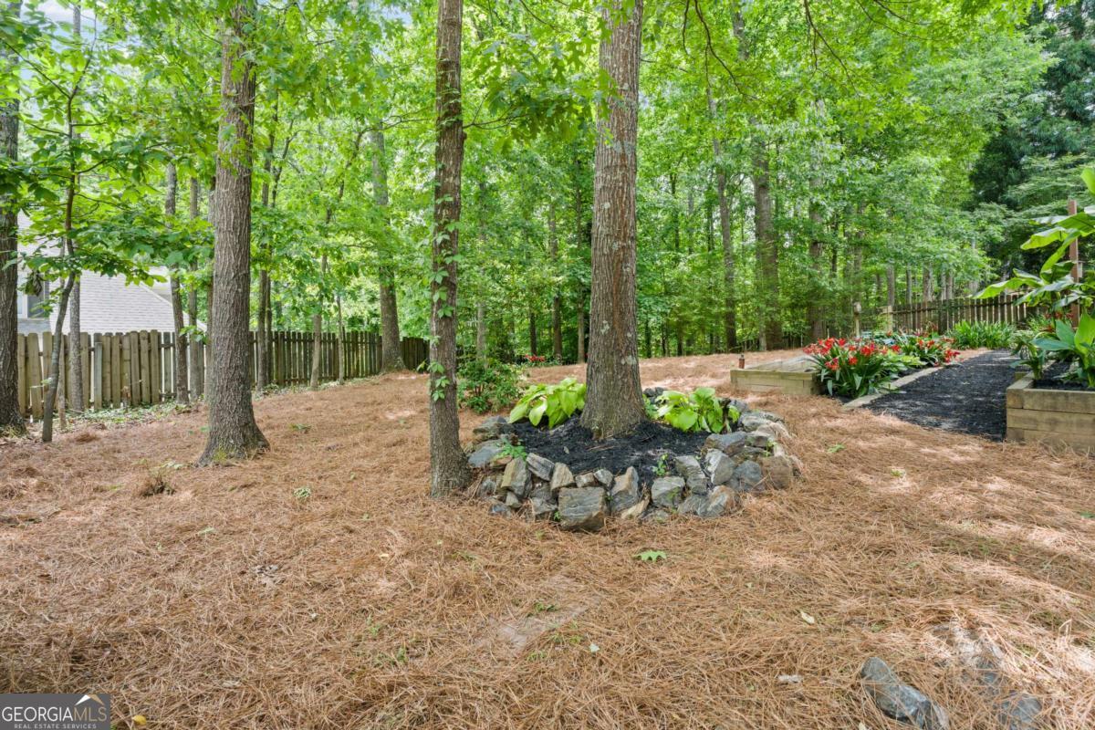 1028 Towne Lake Hills E Woodstock GA 30189