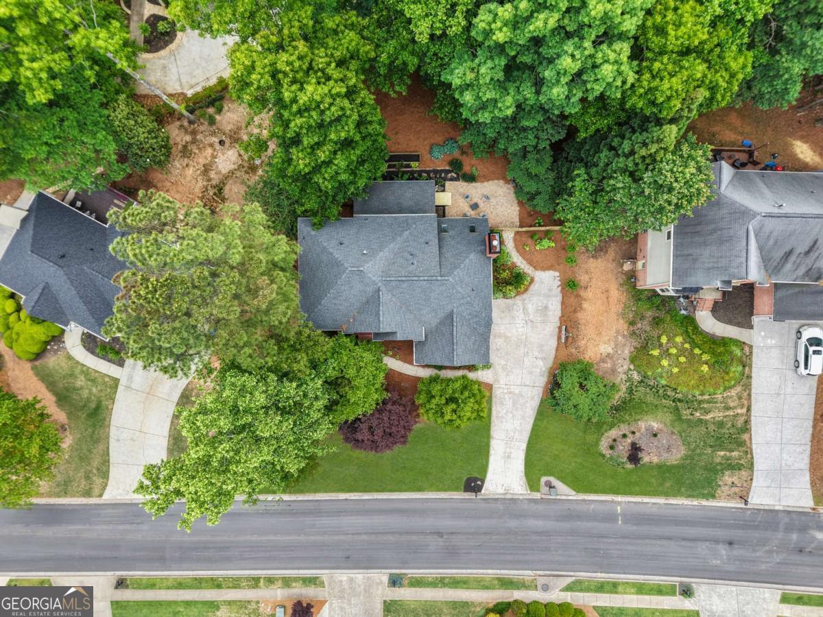 1028 Towne Lake Hills E Woodstock GA 30189