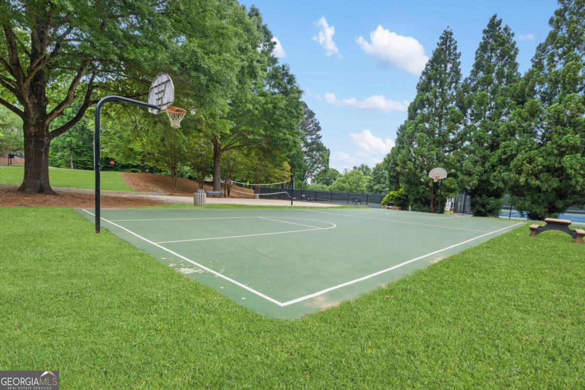 1028 Towne Lake Hills E Woodstock GA 30189