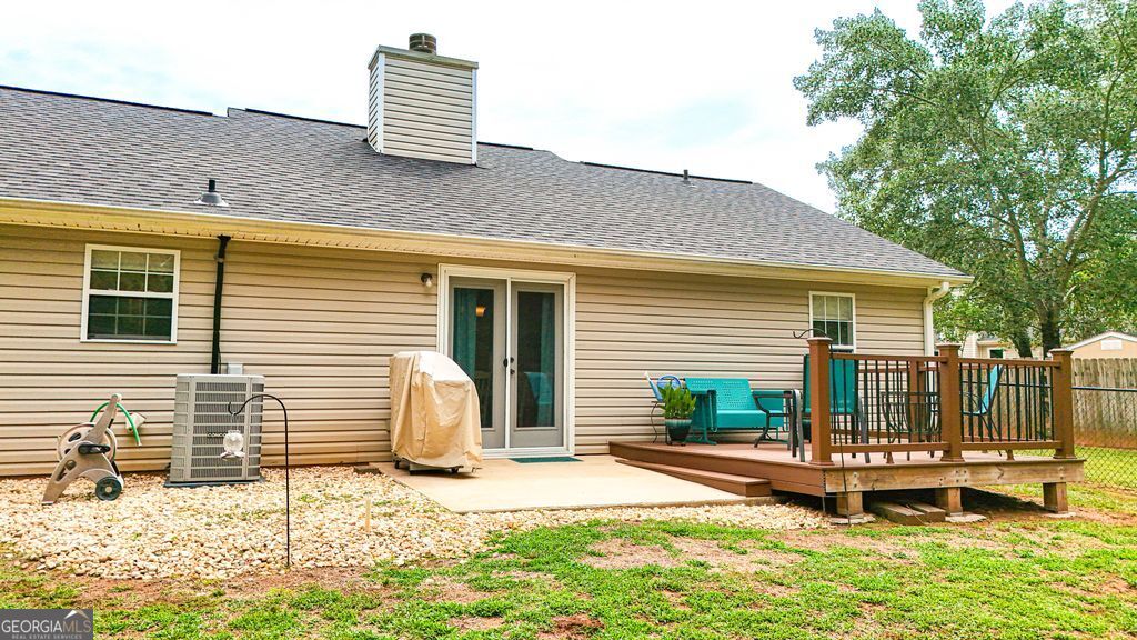 29 Eric Way Bogart GA 30622
