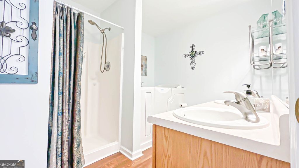 29 Eric Way Bogart GA 30622