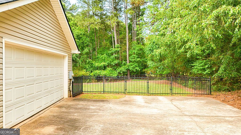 29 Eric Way Bogart GA 30622