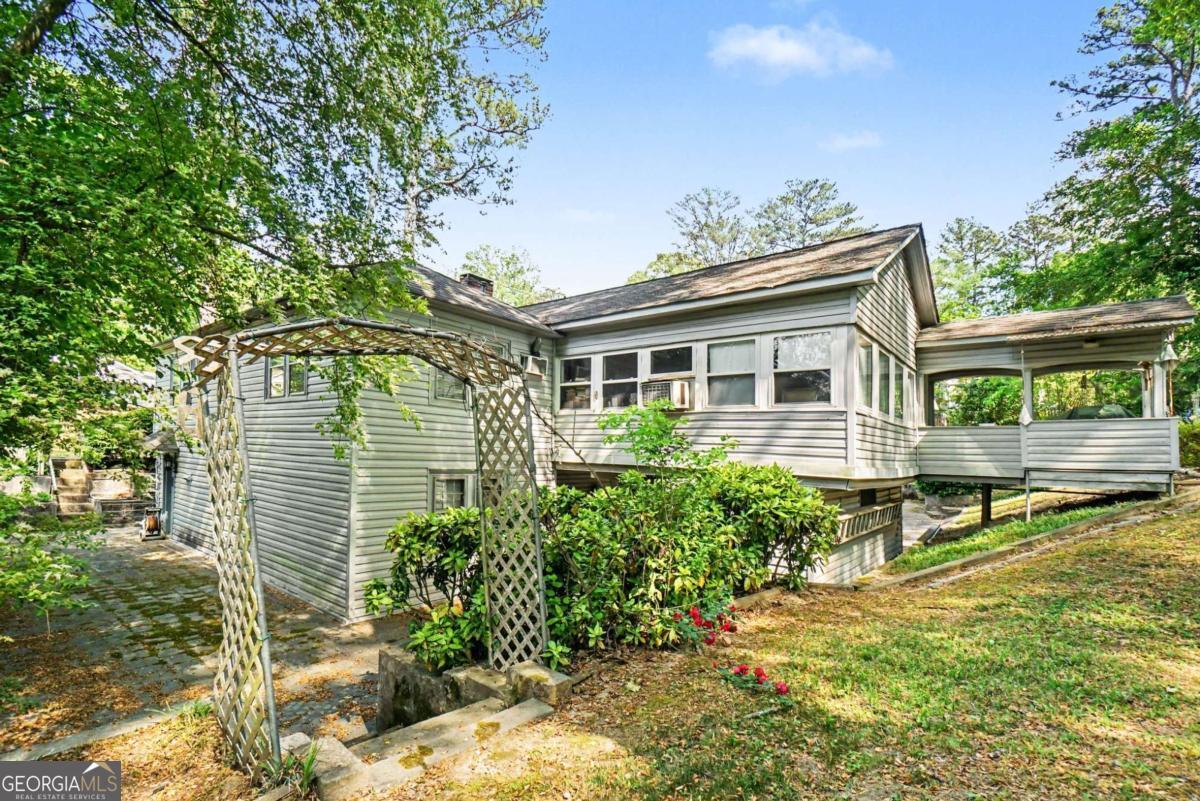 2088 E Roxboro Road NE Atlanta GA 30324