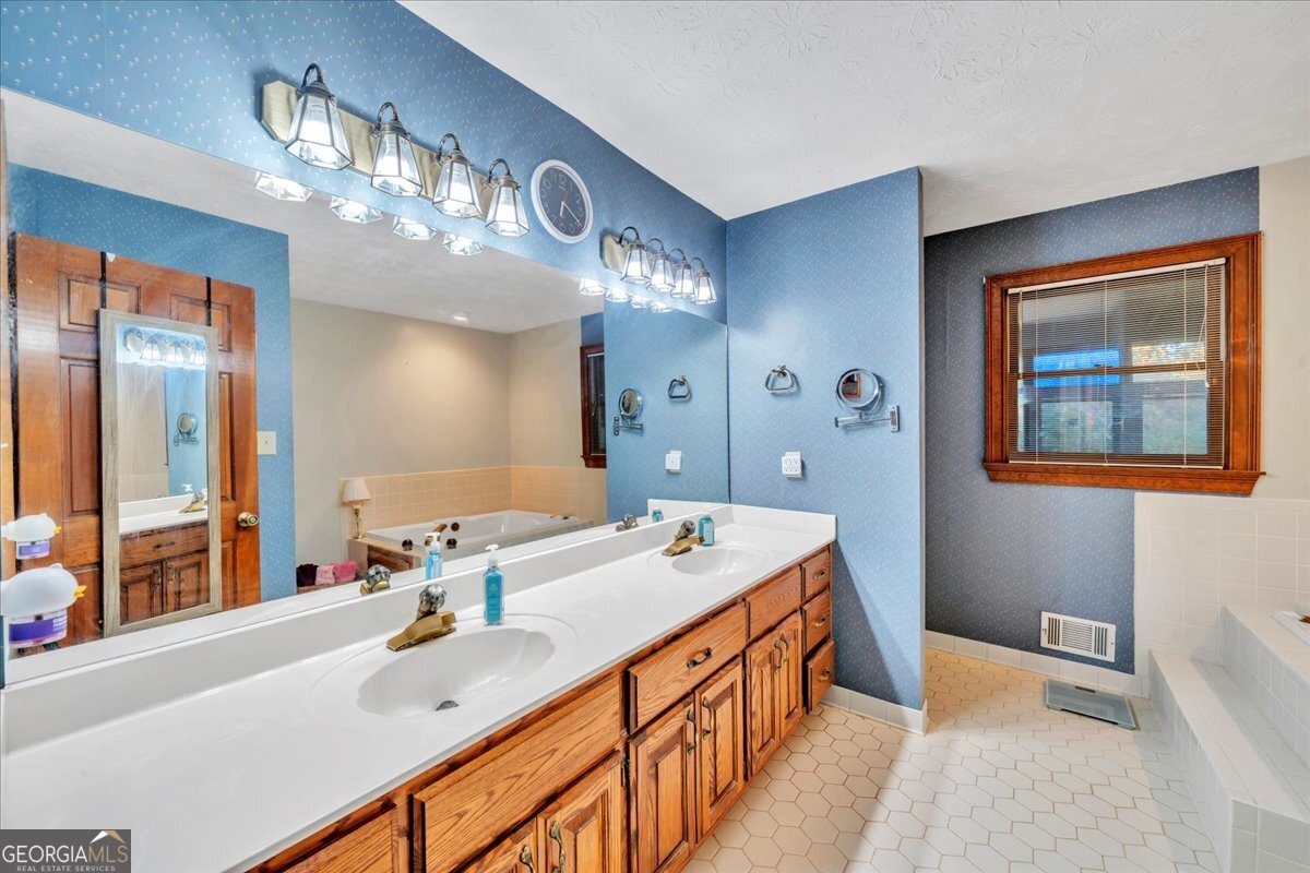 5011 SE West Lake Drive Conyers GA 30094