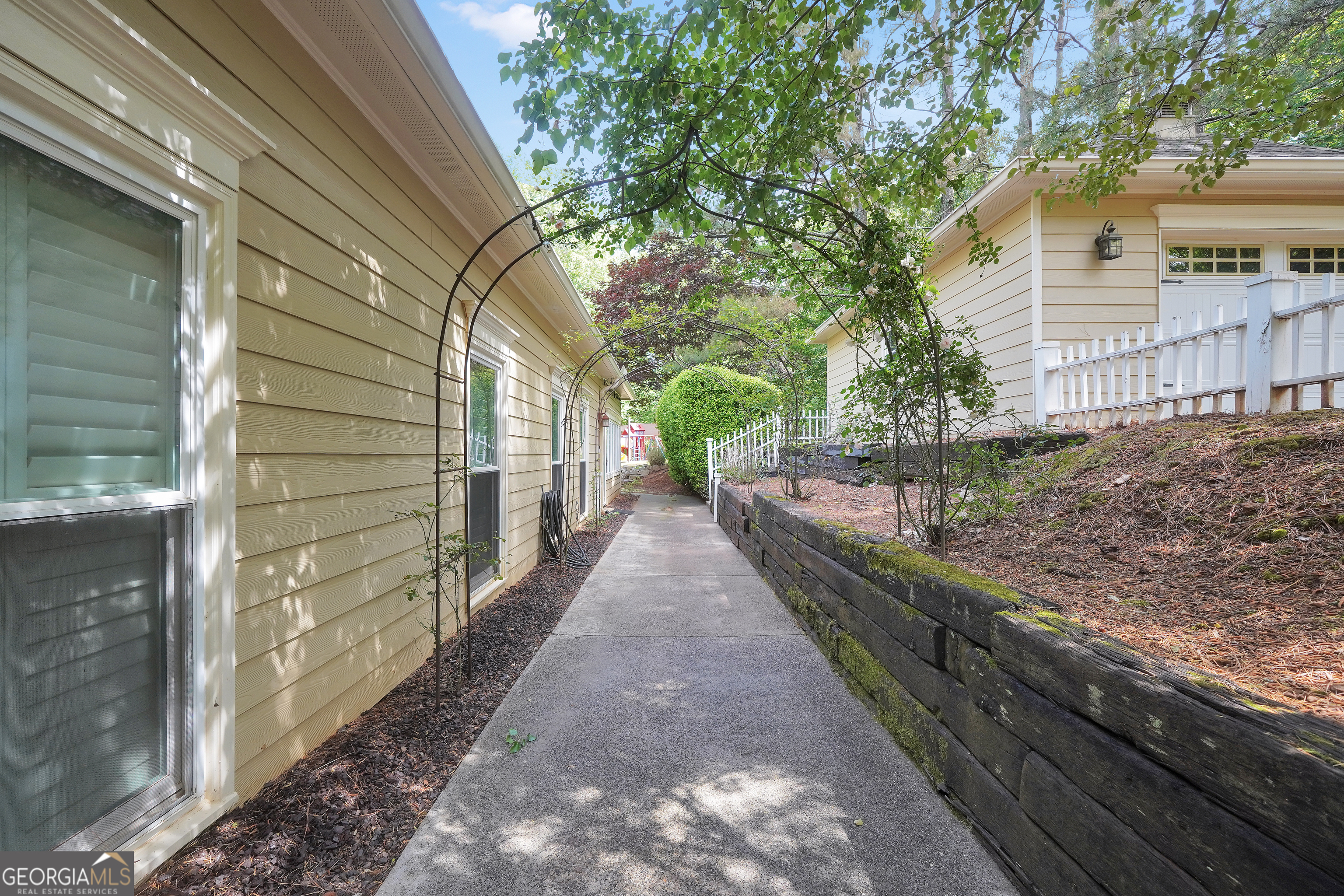 1010 Little River Way Alpharetta GA 30004
