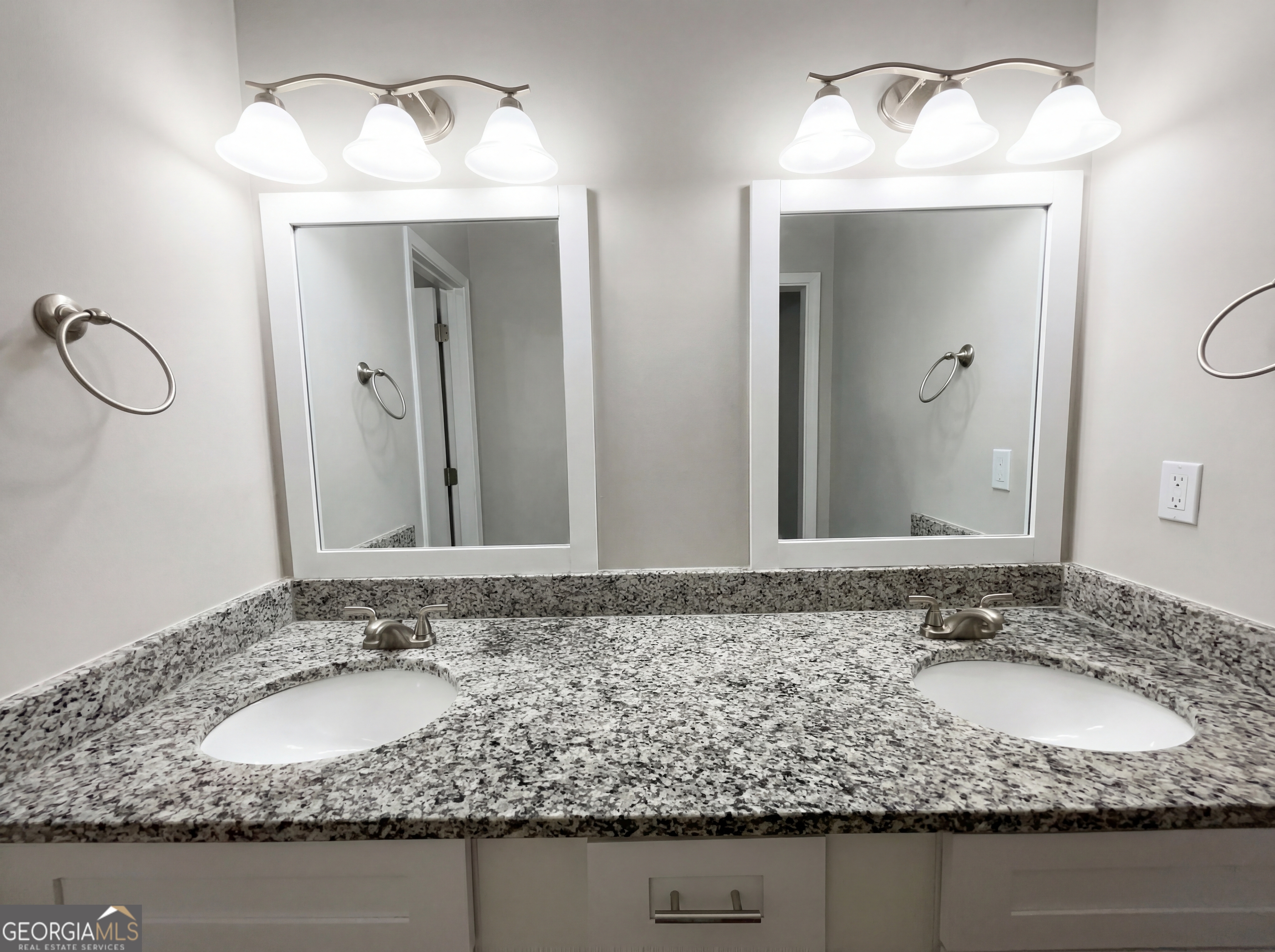 1606 Fieldgreen Overlook Stone Mountain GA 30088