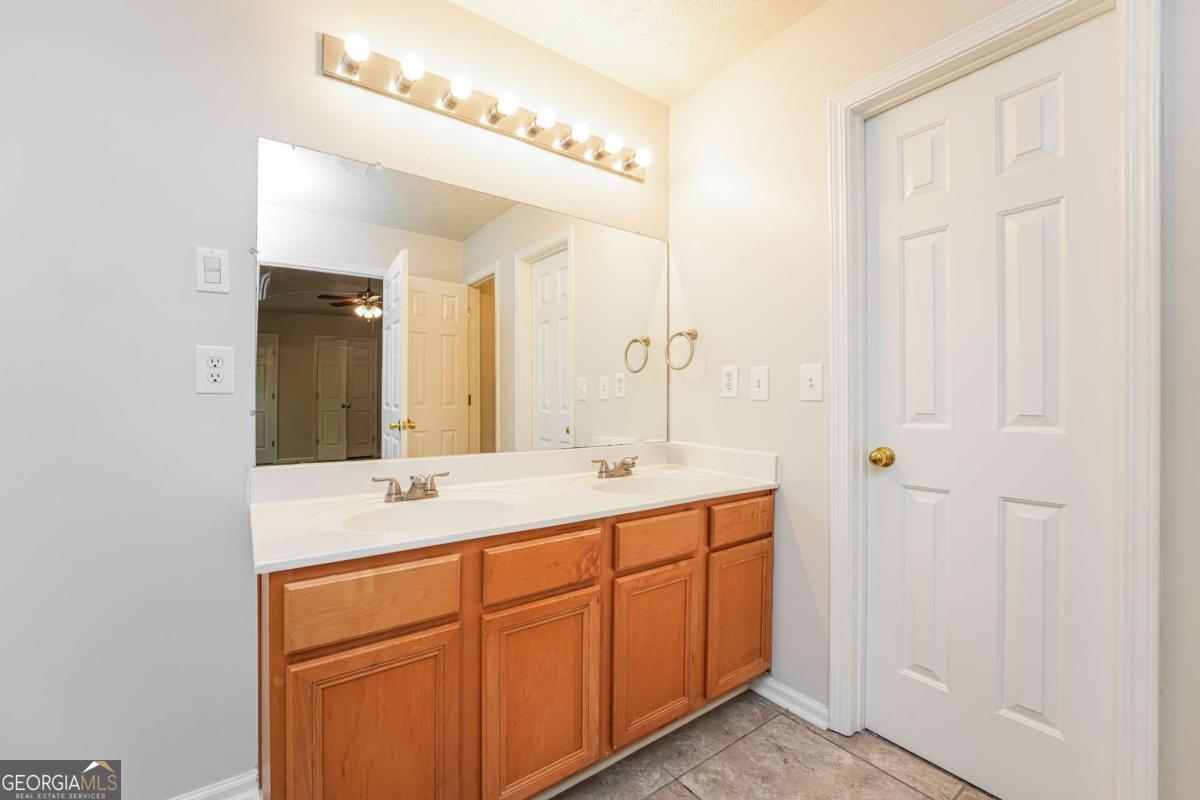 827 Shadow Lake Drive Lithonia GA 30058