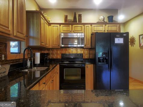 57 Yellow Rock Road Cleveland GA 30528