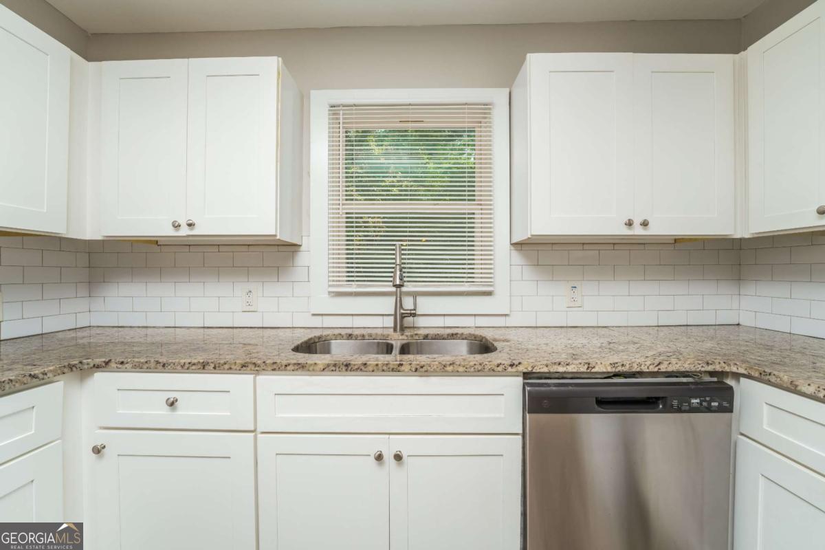 1174 Dolphin Drive SW Atlanta GA 30311
