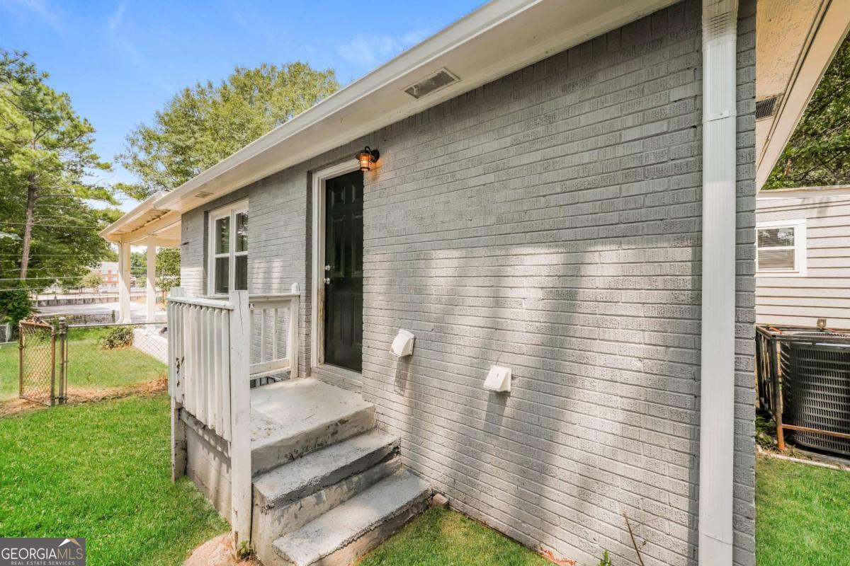 1174 Dolphin Drive SW Atlanta GA 30311