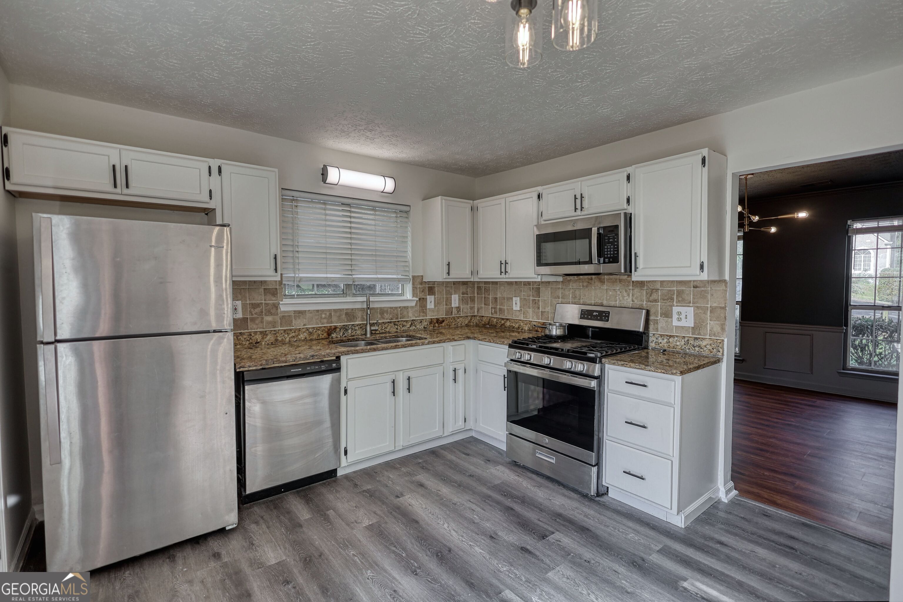 502 N Summit Stone Mountain GA 30083