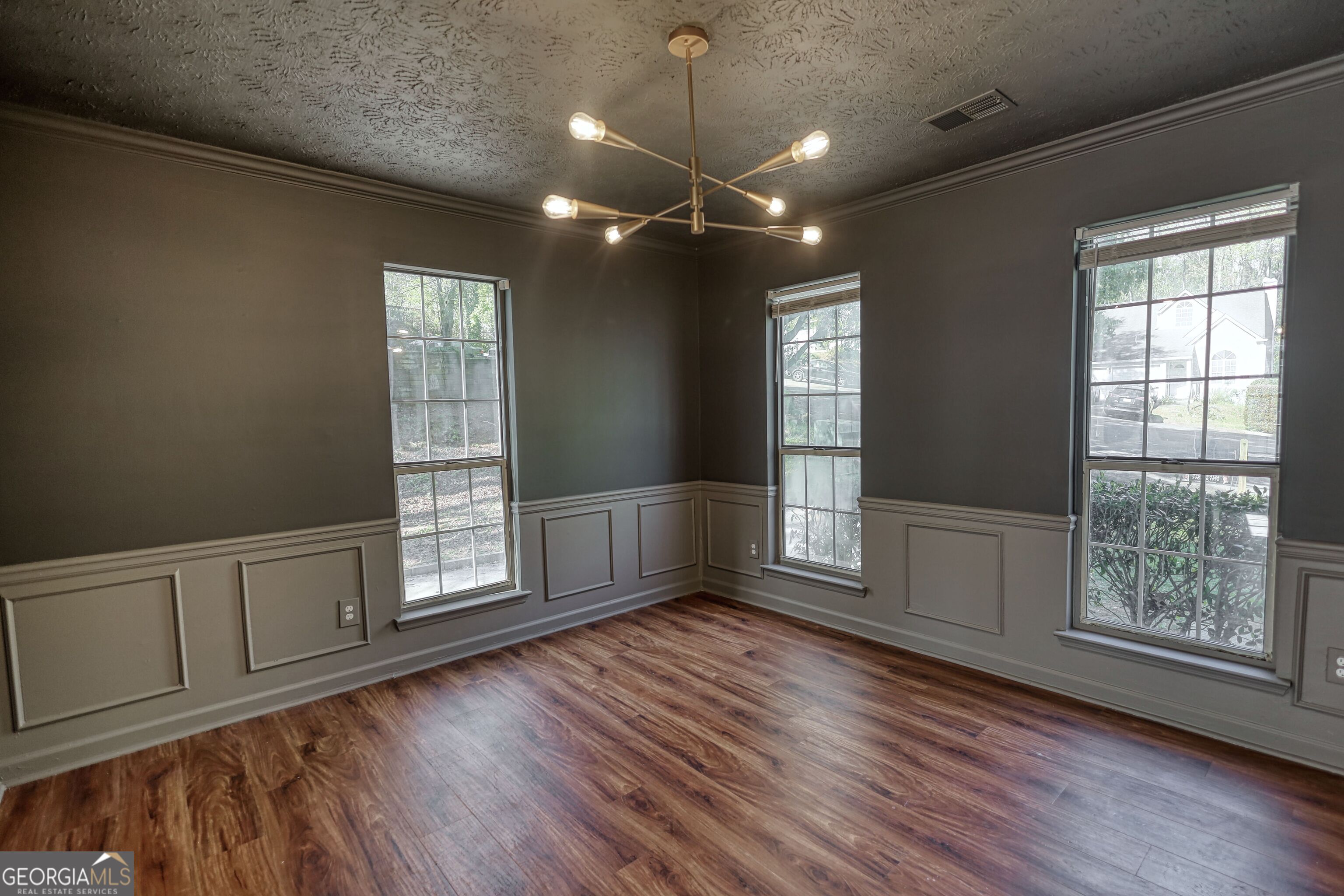 502 N Summit Stone Mountain GA 30083