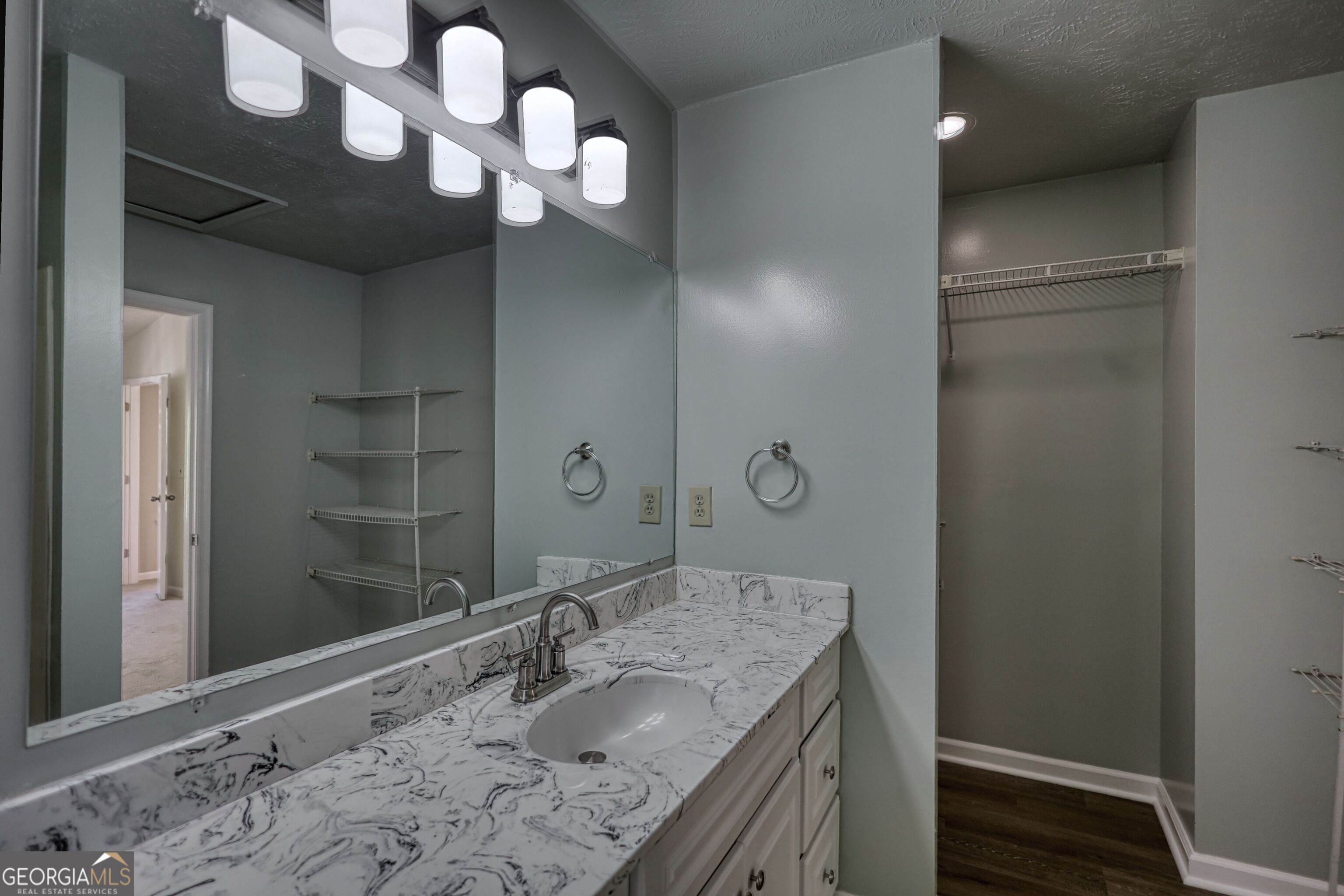 502 N Summit Stone Mountain GA 30083