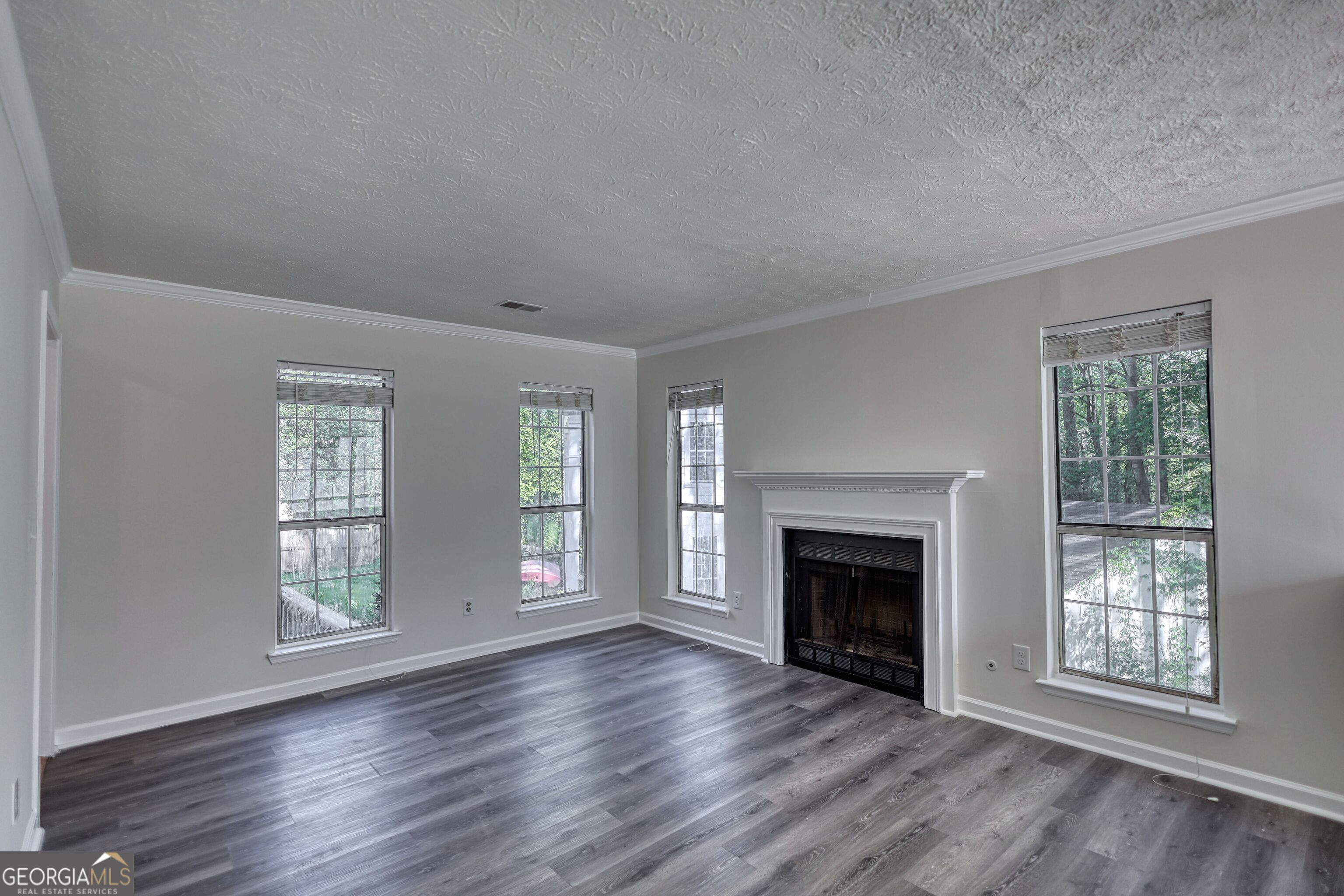 502 N Summit Stone Mountain GA 30083