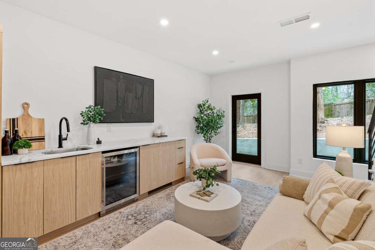 1169 Penny Lane Atlanta GA 30329