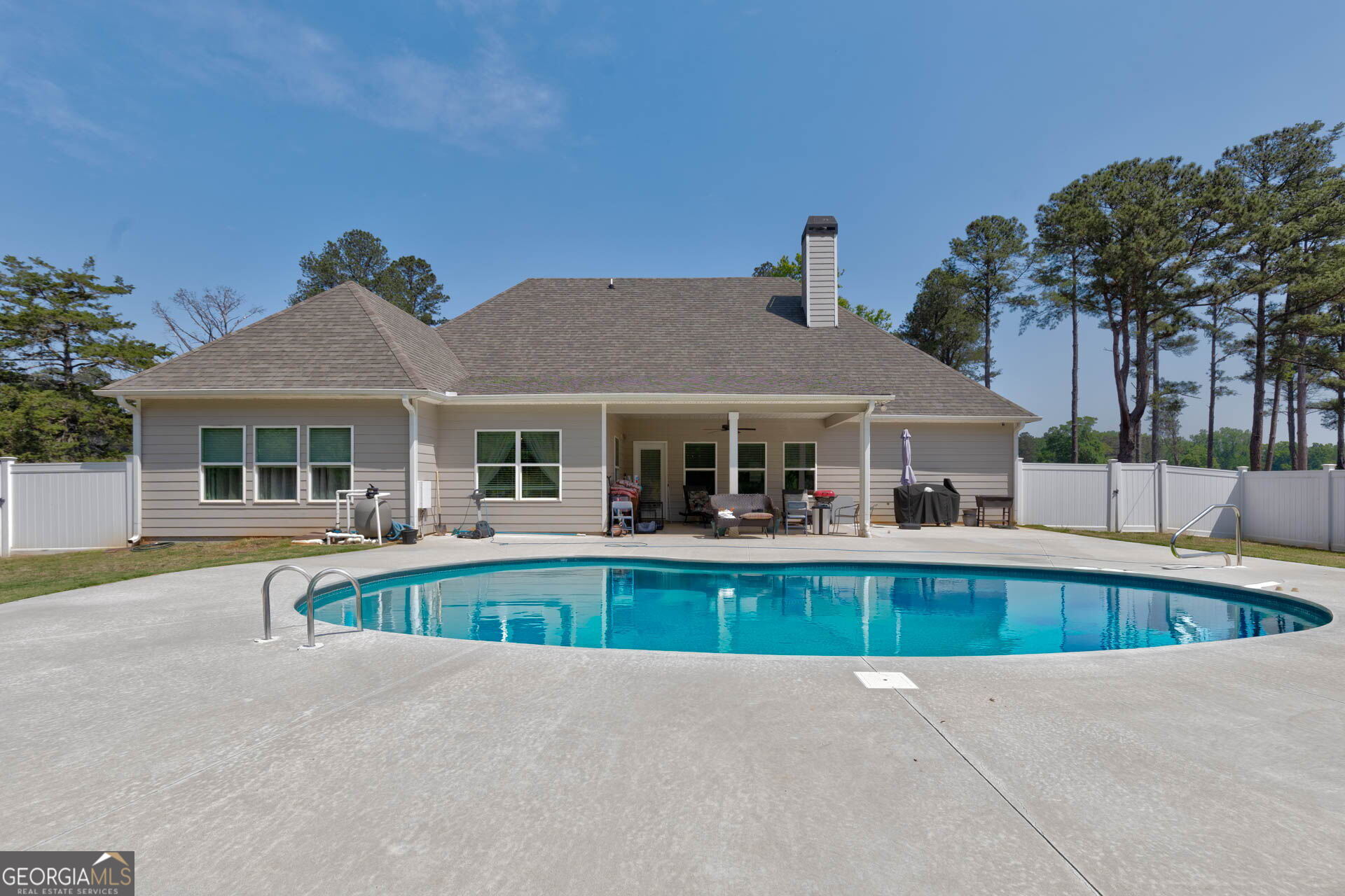 156 Lake Point Drive Williamson GA 30292
