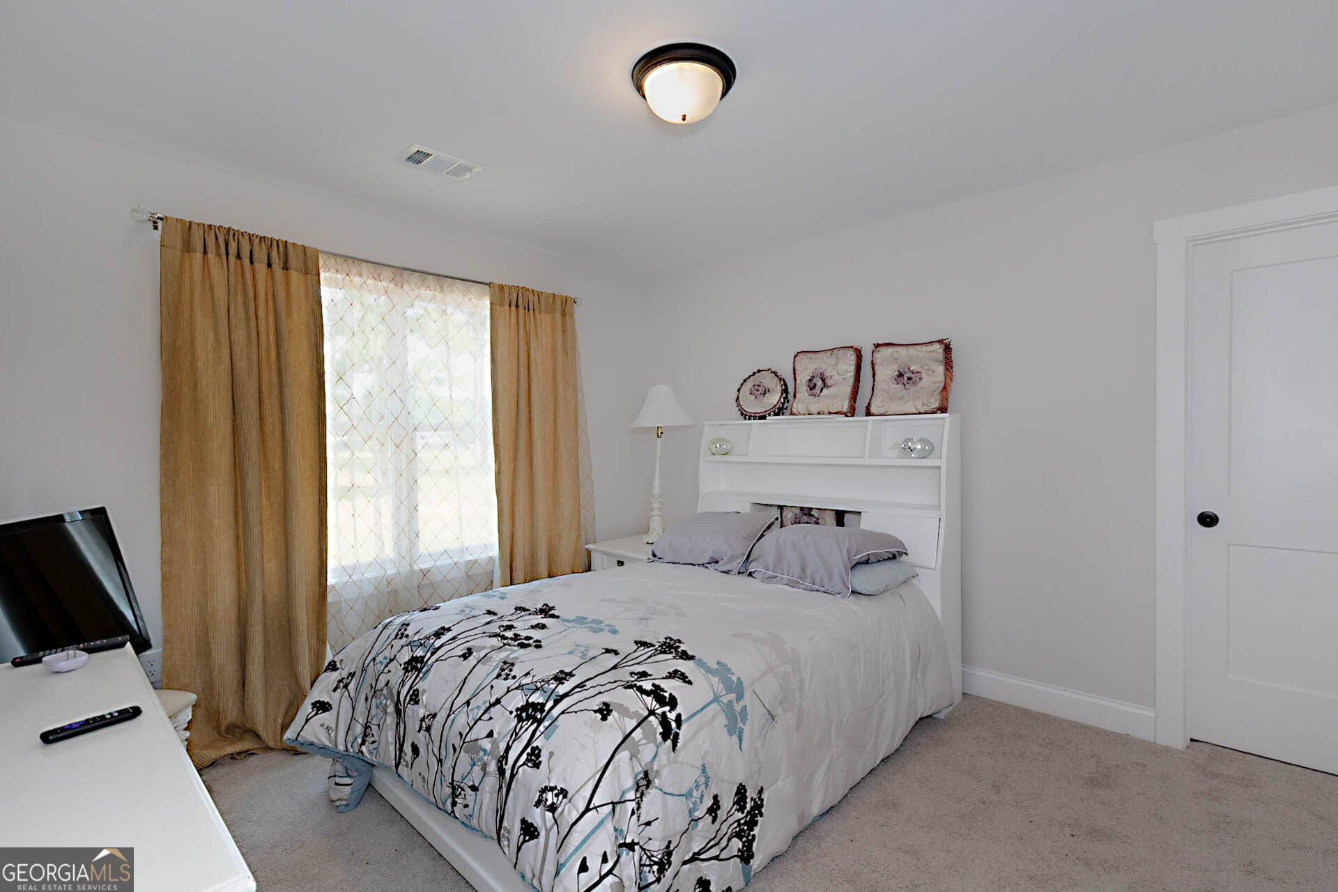 156 Lake Point Drive Williamson GA 30292