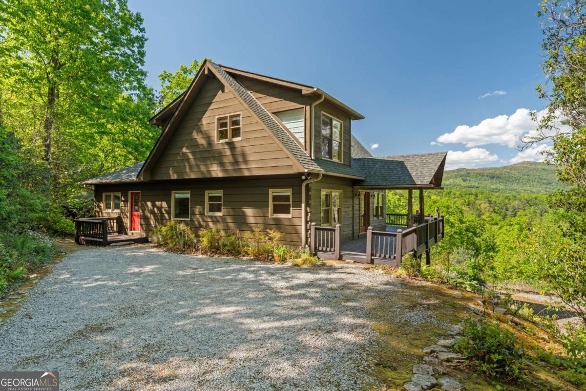 410 Falling Springs Tiger GA 30576