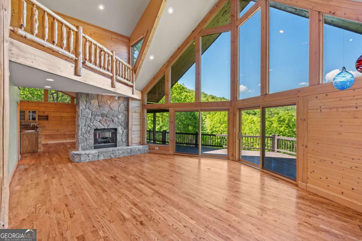 410 Falling Springs Tiger GA 30576