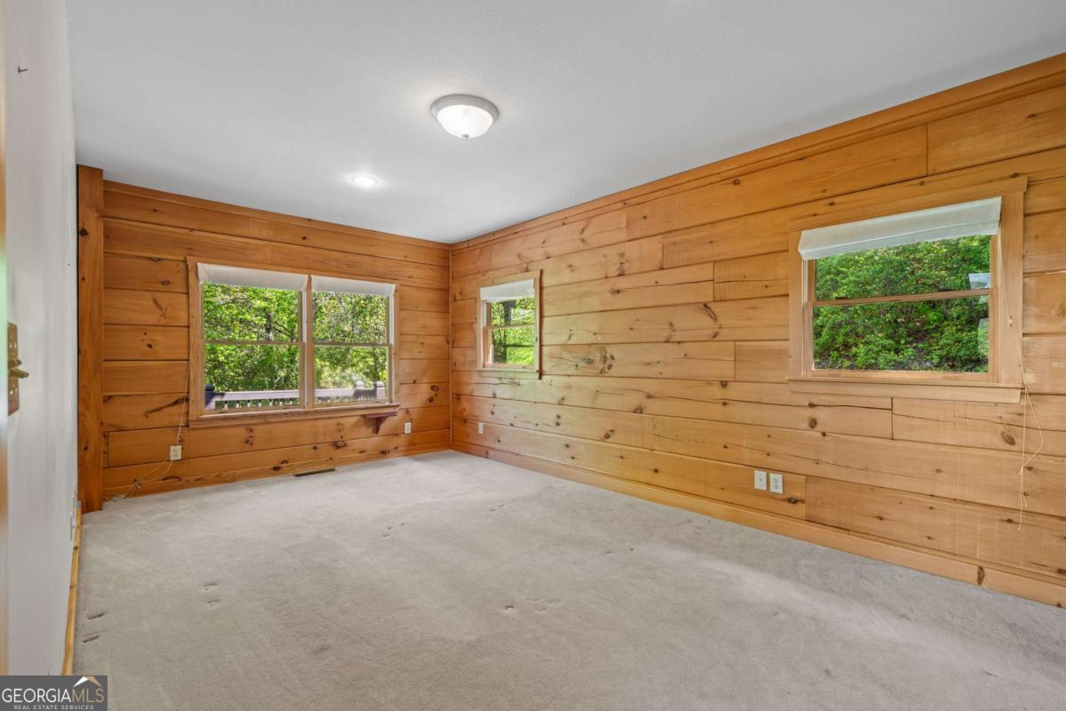 410 Falling Springs Tiger GA 30576