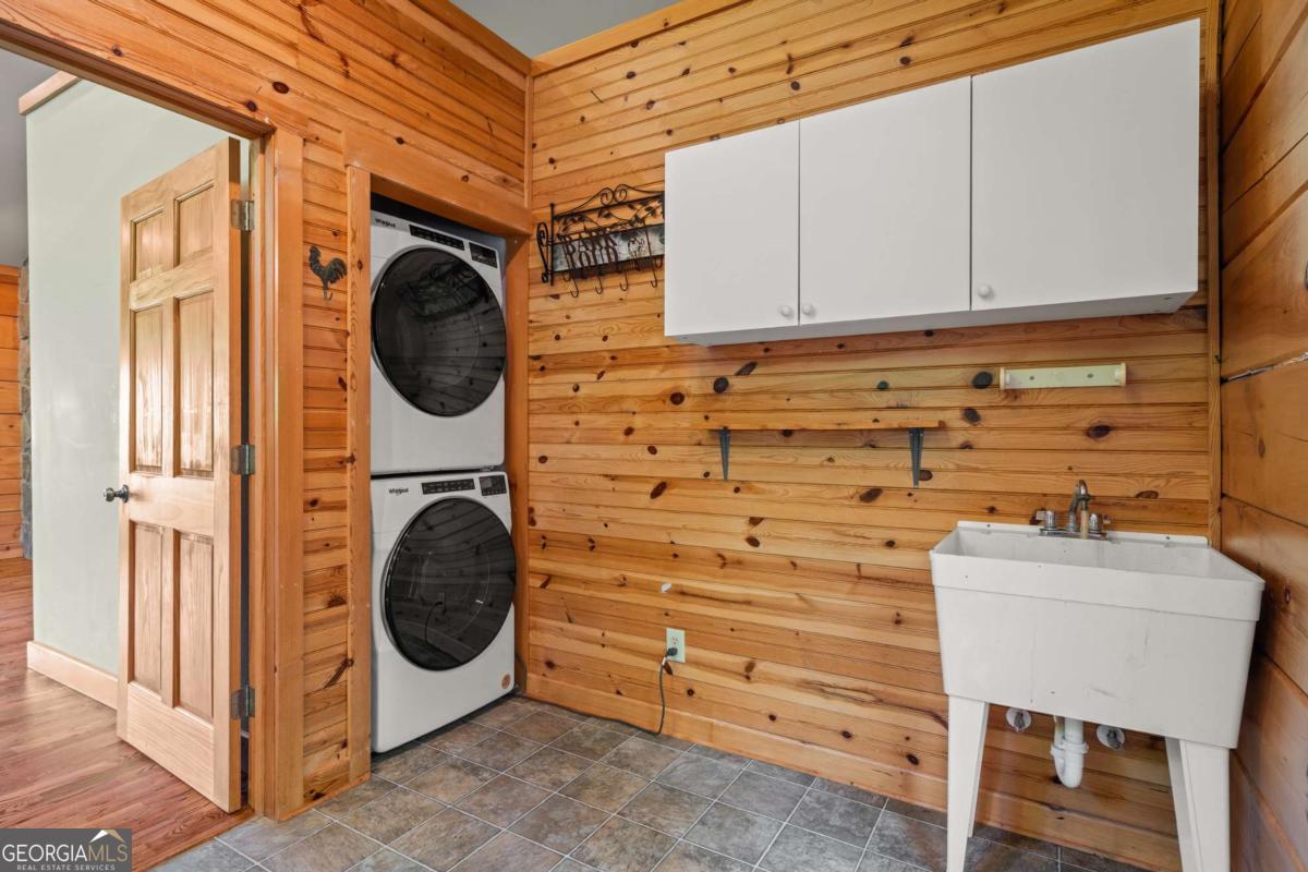 410 Falling Springs Tiger GA 30576