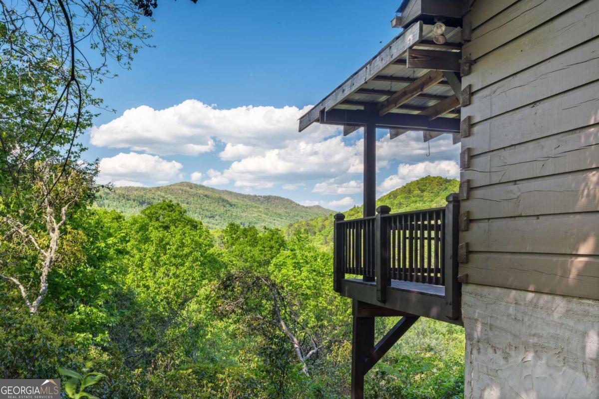 410 Falling Springs Tiger GA 30576
