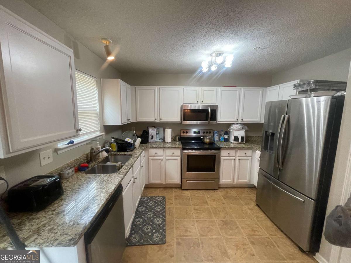 1763 Old Dogwood Jonesboro GA 30238