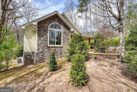 339 Henderson Road Young Harris GA 30582