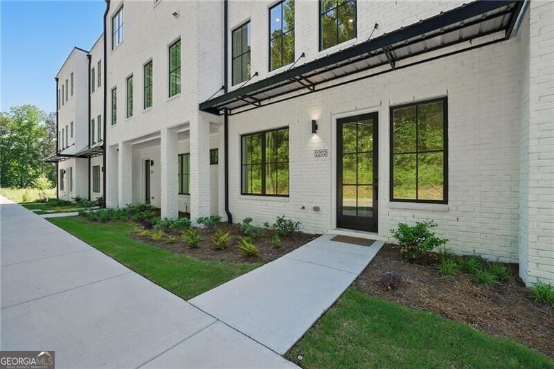 2202 Carlton Court Atlanta GA 30318