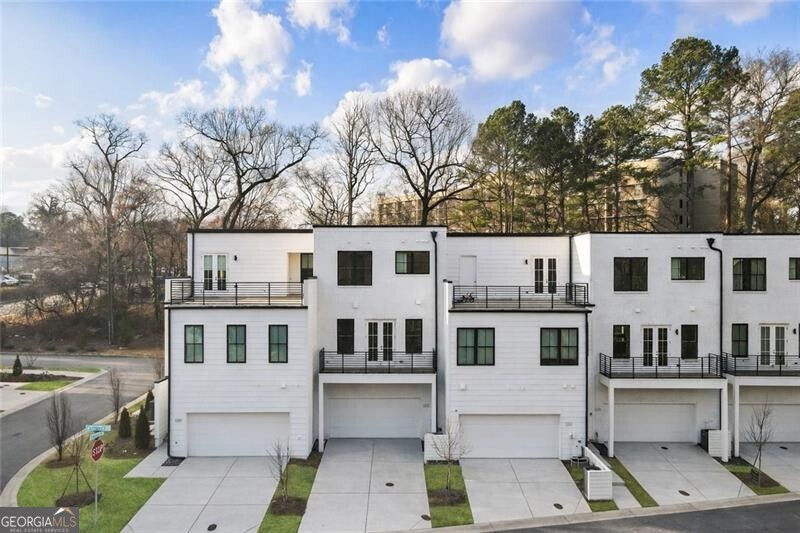 2202 Carlton Court Atlanta GA 30318
