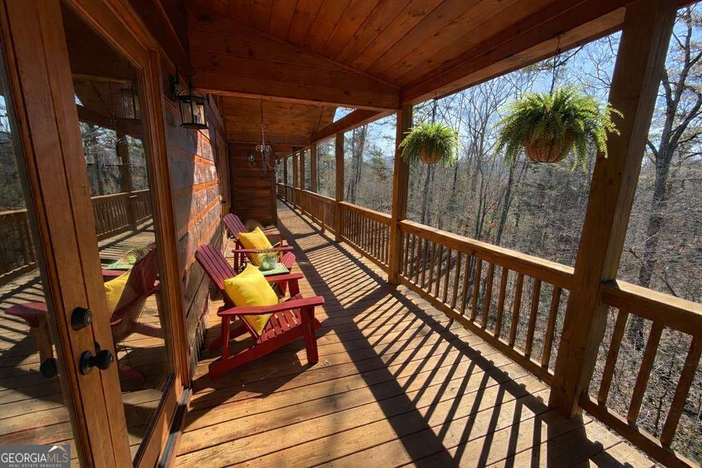 740 Highland Gap Mineral Bluff GA 30559